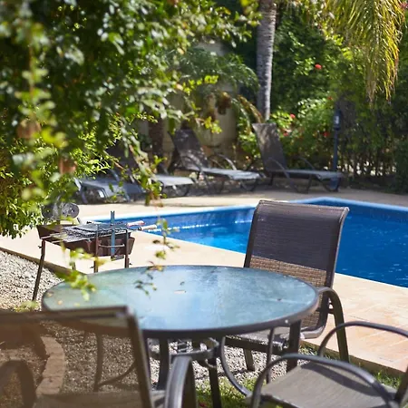 Safia - 3br Retreat With Private Pool Near Coral Bay Dom wakacyjny