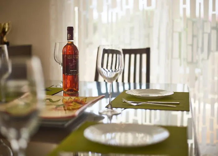 Safia - 3br Retreat With Private Pool Near Coral Bay