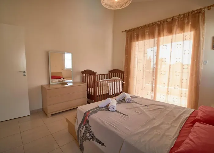 Safia - 3br Retreat With Private Pool Near Coral Bay *