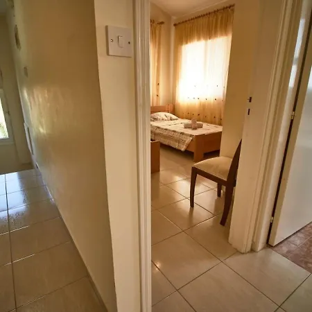 Three Bedroom Safia * Peyia