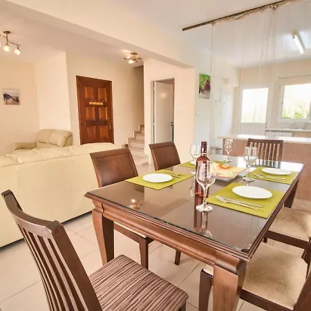 Holiday home Three Bedroom Safia Peyia
