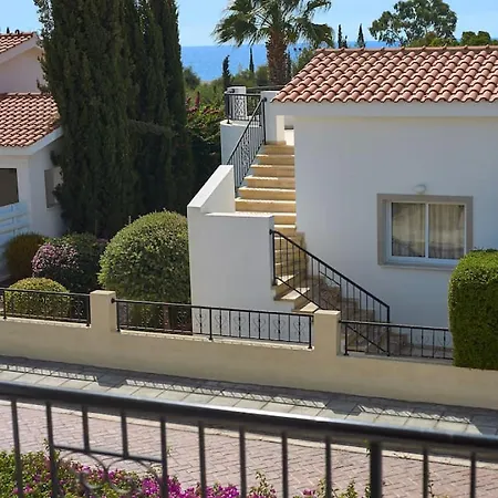 Three Bedroom Safia Holiday home Peyia