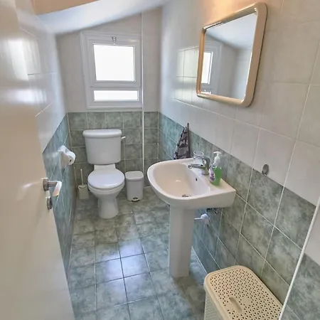 Holiday home Three Bedroom Safia *