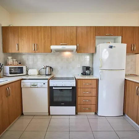 Safia - 3br Retreat With Private Pool Near Coral Bay Pegeia