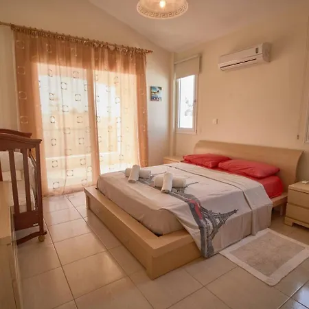 Safia - 3br Retreat With Private Pool Near Coral Bay *