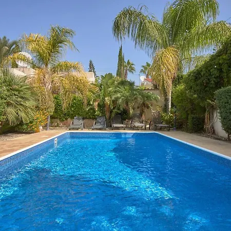 Safia - 3br Retreat With Private Pool Near Coral Bay 度假居