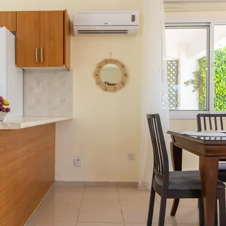 Safia - 3br Retreat With Private Pool Near Coral Bay Pegeia