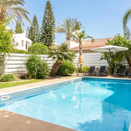 Safia - 3br Retreat With Private Pool Near Coral Bay Prázdninový dům Pegeia