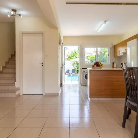 Safia - 3br Retreat With Private Pool Near Coral Bay Pegeia