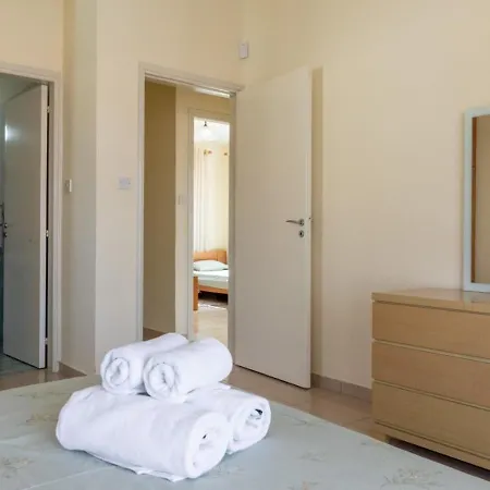 Safia - 3br Retreat With Private Pool Near Coral Bay Prázdninový dům Pegeia
