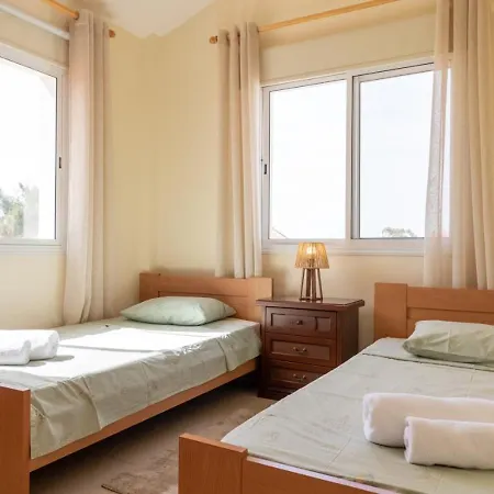 Safia - 3br Retreat With Private Pool Near Coral Bay *