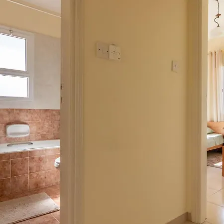 Safia - 3br Retreat With Private Pool Near Coral Bay Prázdninový dům Pegeia