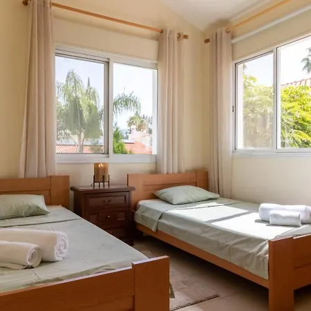 Safia - 3br Retreat With Private Pool Near Coral Bay