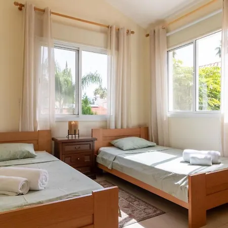 Safia - 3br Retreat With Private Pool Near Coral Bay Prázdninový dům