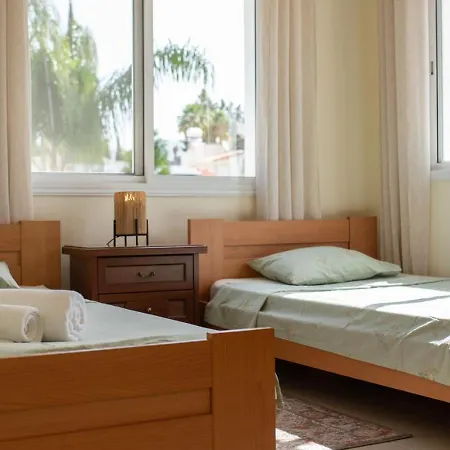 Safia - 3br Retreat With Private Pool Near Coral Bay Prázdninový dům Pegeia