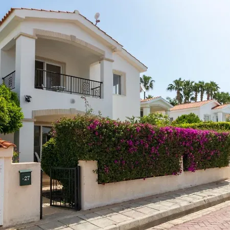 Safia - 3br Retreat With Private Pool Near Coral Bay * Pegeia