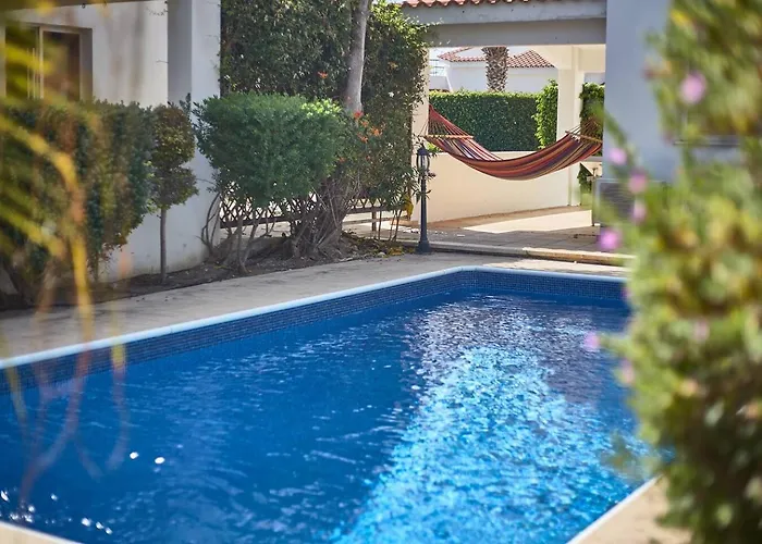 Safia - 3br Retreat With Private Pool Near Coral Bay 別荘 ペイヤ