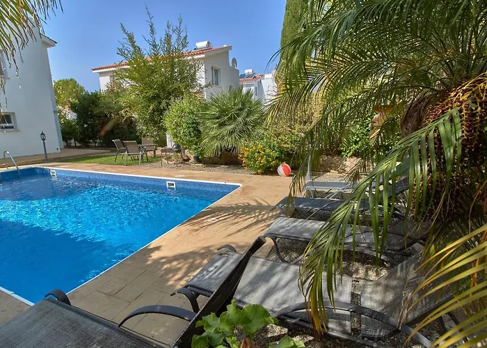 Safia - 3br Retreat With Private Pool Near Coral Bay * ペイヤ